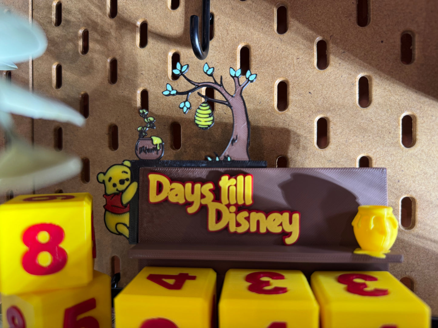 Pooh-inspirierter Countdown – 3D-gedruckter Adventskalender für magische Reisen