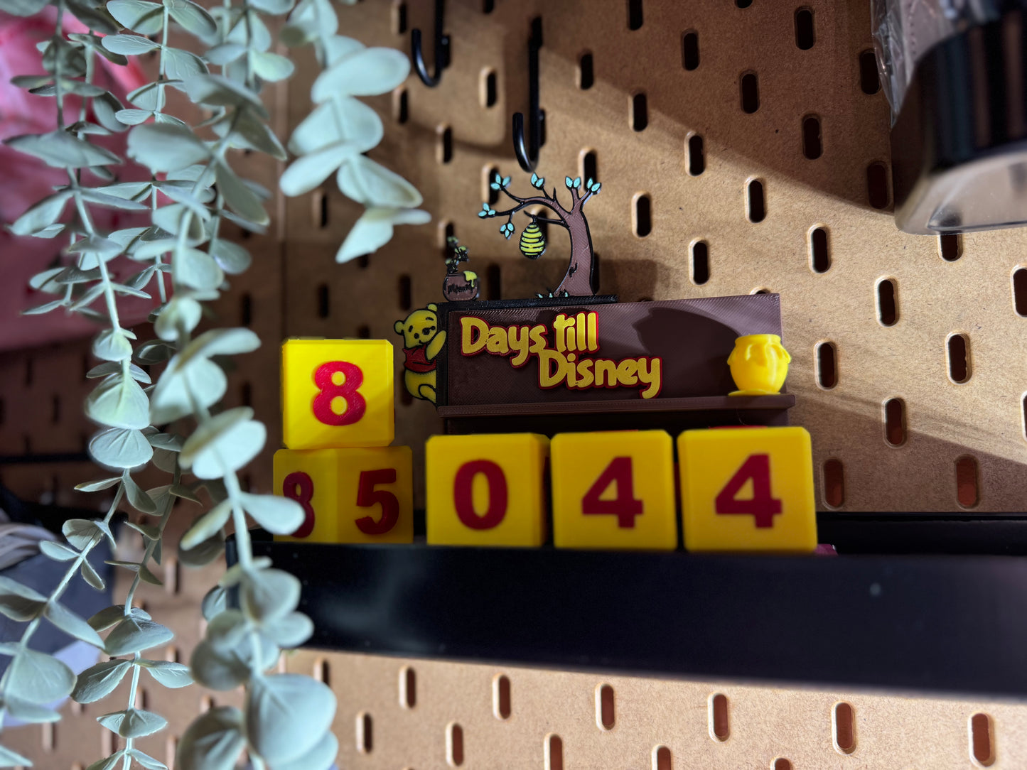 Pooh-inspirierter Countdown – 3D-gedruckter Adventskalender für magische Reisen